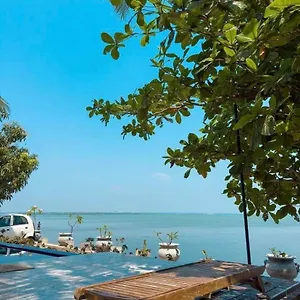 Lagoon Bay Guest house