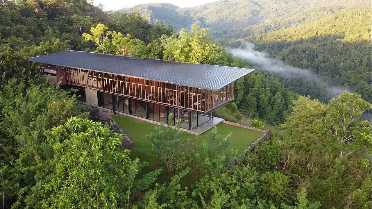 Santani Wellness Kandy 5*,